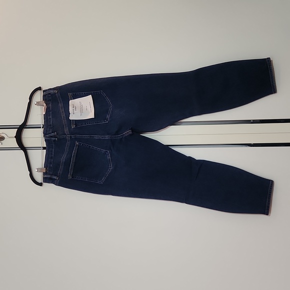 Good American Good Waist Crop Jeans in blue Indigo379 size 16W - Picture 9 of 17